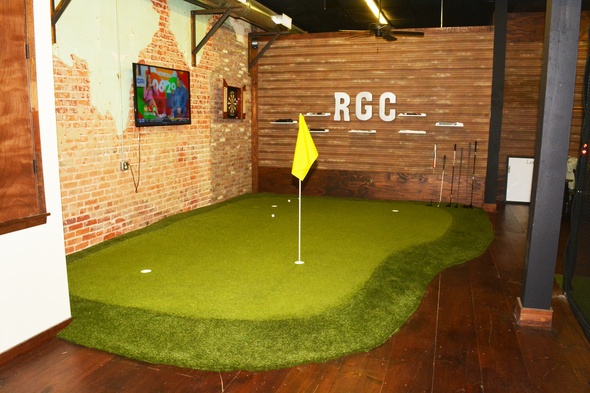 Huntsville Indoor Putting Green